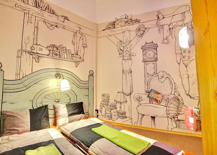 Lavender Circus Hostel, Doubles & Ensuites