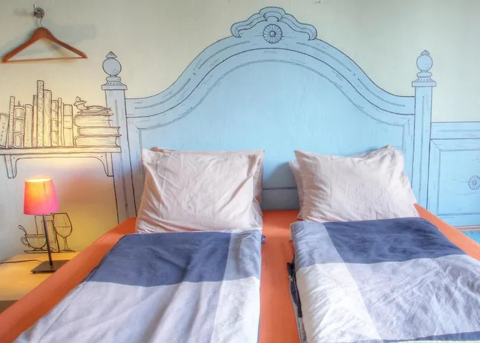 Lavender Circus Hostel, Doubles & Ensuites