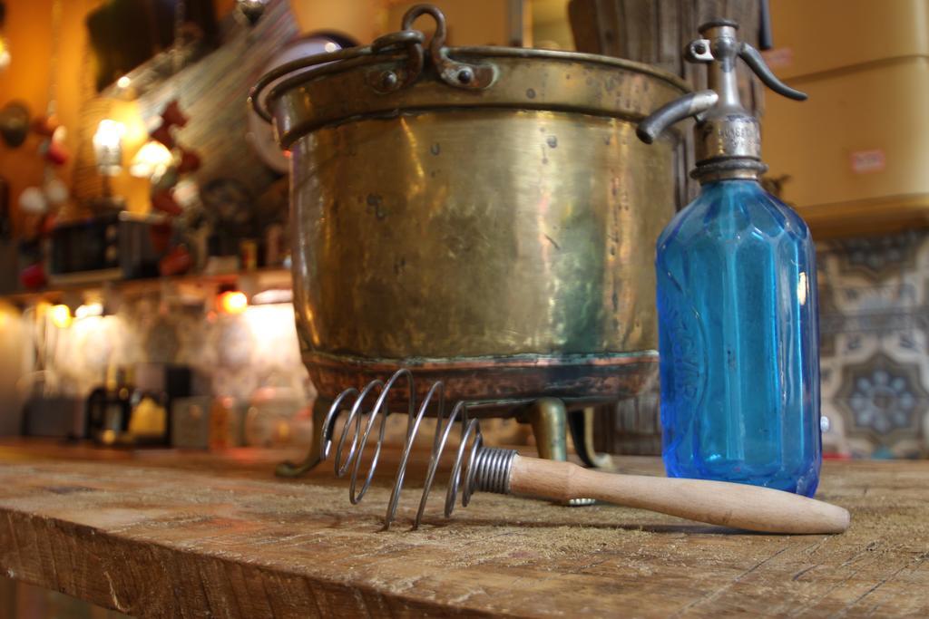 Хостел Lavender Circus Hostel, Doubles & Ensuites